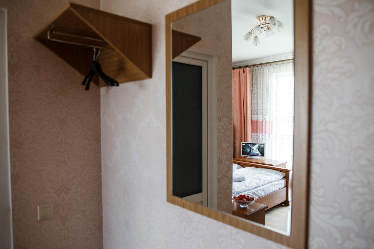 Sweet Home Hostel / Guest House Chernivtsi Exterior photo